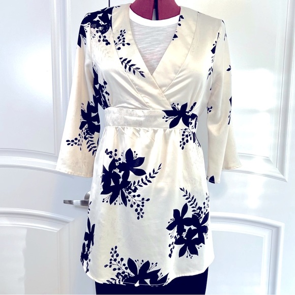 NWOT THX collection floral tunic blouse size Various - Picture 1 of 9